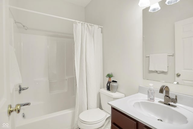 5761 Coopers Hawk Dr, Carmel, IN 46033 - full bath featuring vanity and shower / bath combo