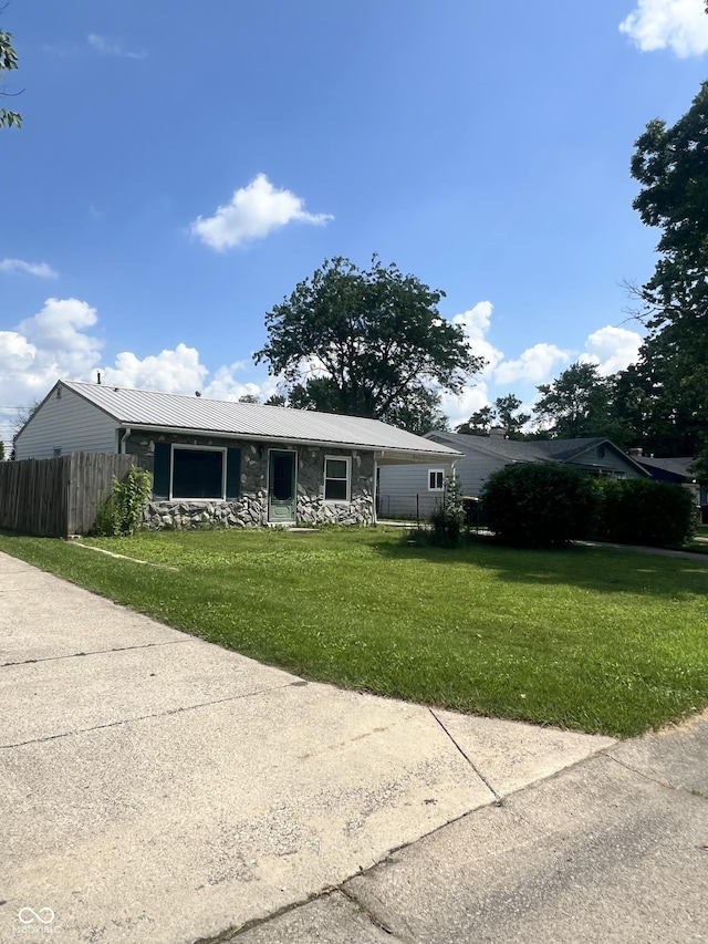 314 W Cox Dr, Fort Wayne, IN 46807 - photo 1