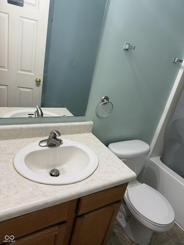 2929 Tuscarora Ln, Indianapolis, IN 46217 - bathroom with vanity and shower / tub combination