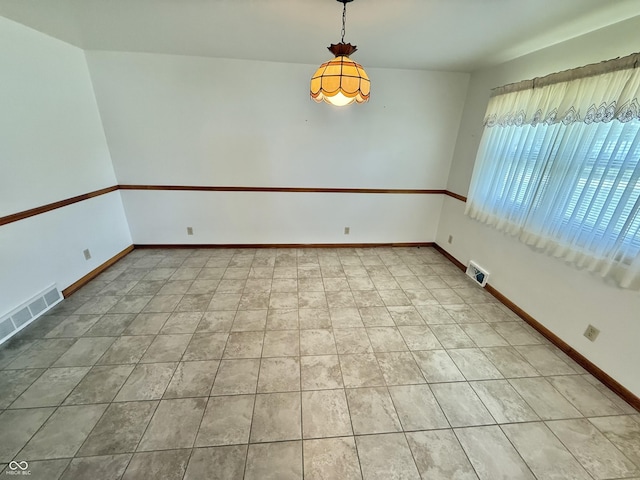 605 Redding Rd, Seymour, IN 47274 - unfurnished room with baseboards