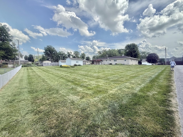 605 Redding Rd, Seymour, IN 47274 - view of yard