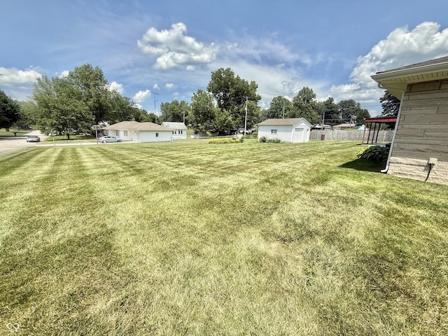 605 Redding Rd, Seymour, IN 47274 - view of yard