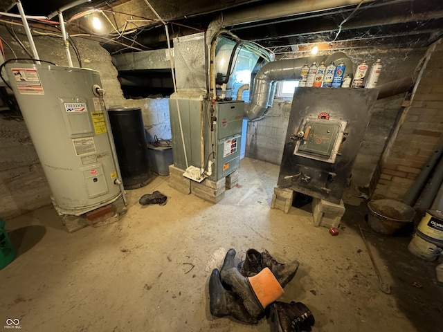 9721 S 100 E, Pendleton, IN 46064 - basement featuring gas water heater and heating unit