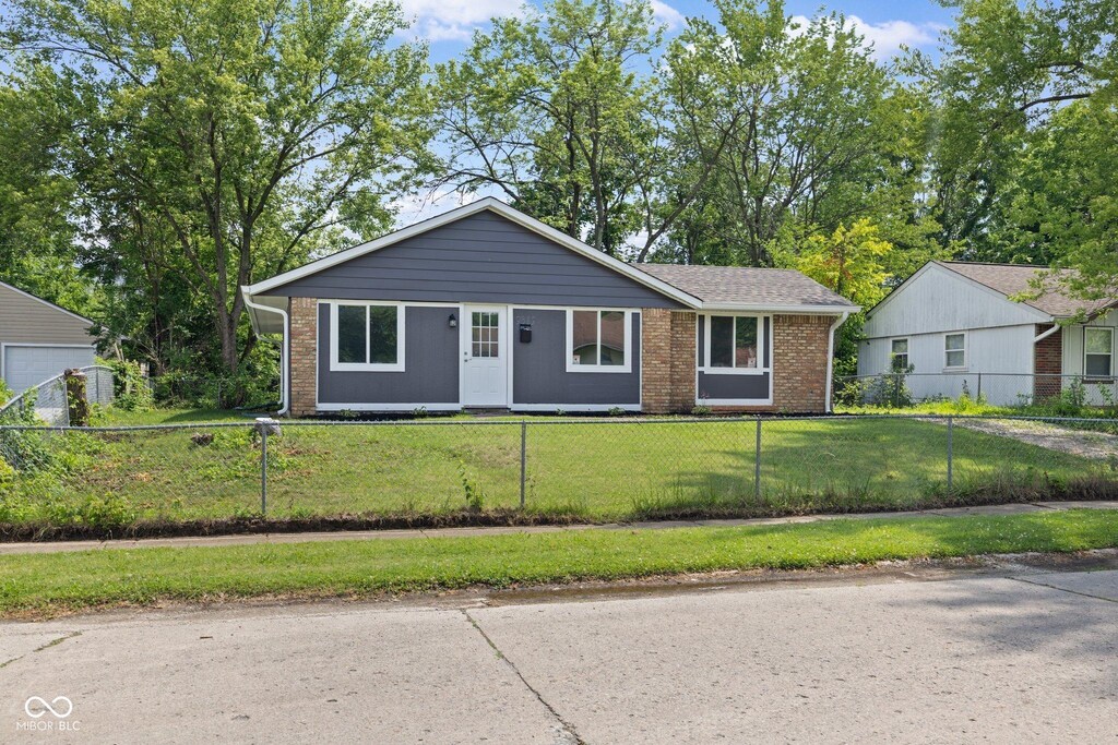 9319 Rochelle Dr, Indianapolis, IN 46235 - photo 1
