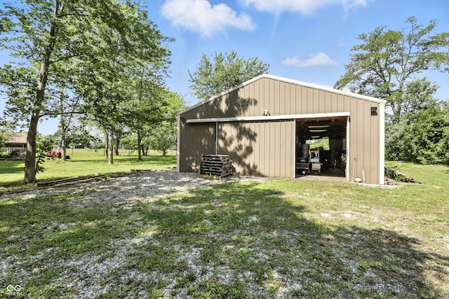 1346 N Buck Creek Rd, Greenfield, IN 46140 - view of pole building featuring a yard