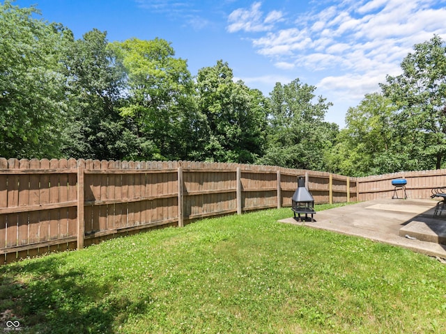 5626 Prince Woods Cir, Indianapolis, IN 46224 - view of yard with a patio