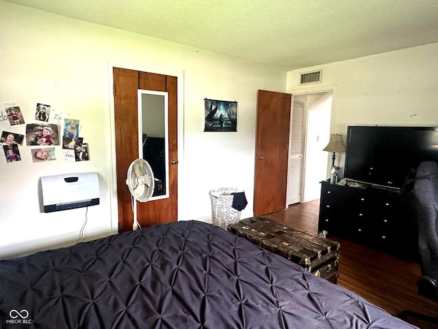 1000 Meadow Ln, Greencastle, IN 46135 - bedroom featuring wood finished floors