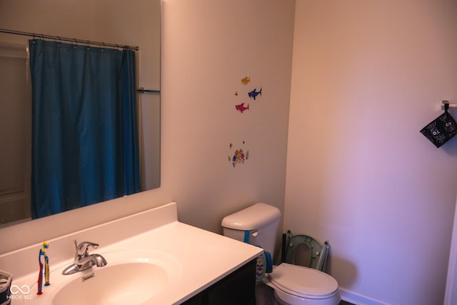 907 Ram Dr, Franklin, IN 46131 - bathroom with vanity and curtained shower