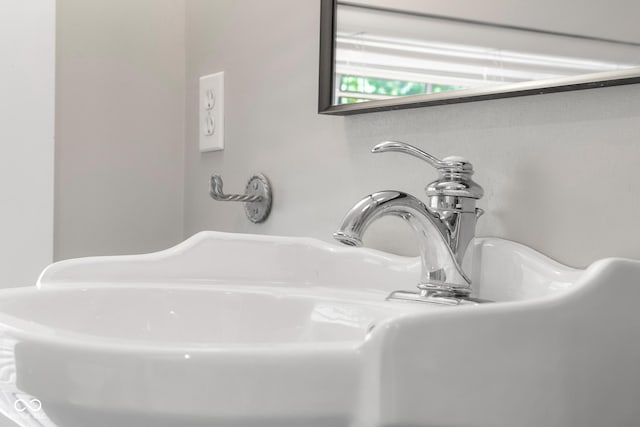 4224 River Rd, Columbus, IN 47203 - bathroom view of a sink