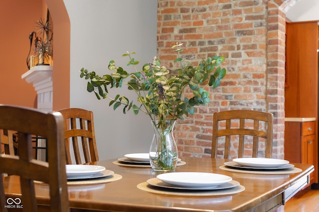 4224 River Rd, Columbus, IN 47203 - dining area featuring arched walkways