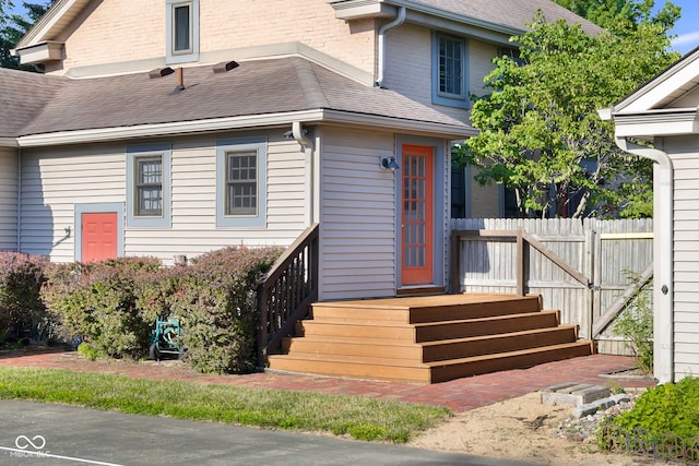 4224 River Rd, Columbus, IN 47203 - view of front of property featuring a shingled roof