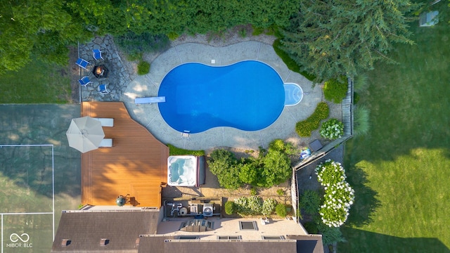4224 River Rd, Columbus, IN 47203 - aerial view of a pool area