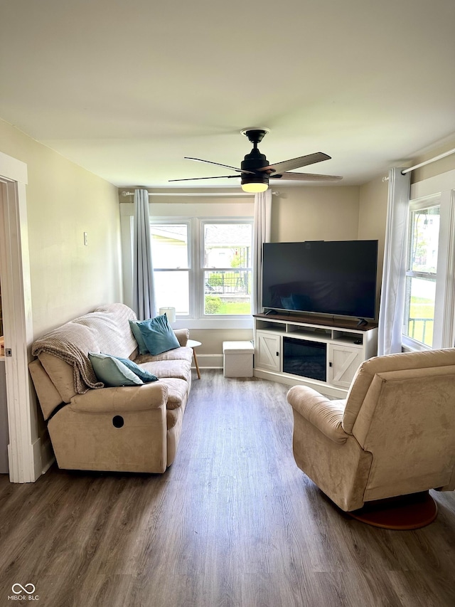 514 E 2nd St, Sheridan, IN 46069 - living area with wood finished floors, plenty of natural light, and ceiling fan