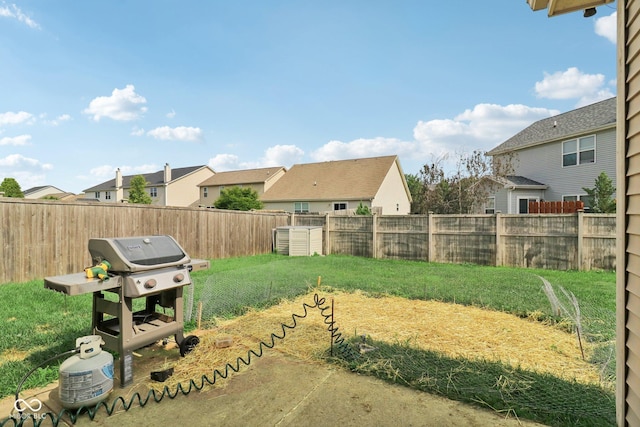 958 Denton Ct, Westfield, IN 46074 - fenced backyard featuring a residential view