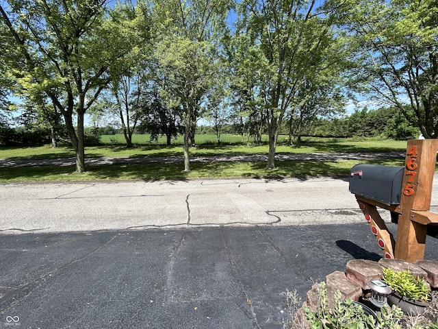 4675 N Riverside Dr, Columbus, IN 47203 - view of road