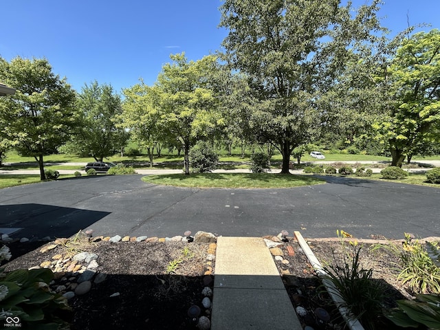 4675 N Riverside Dr, Columbus, IN 47203 - view of patio / terrace