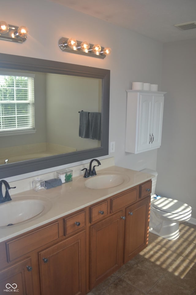 10166 Ranford Blvd, Fishers, IN 46040 - full bath with double vanity and toilet