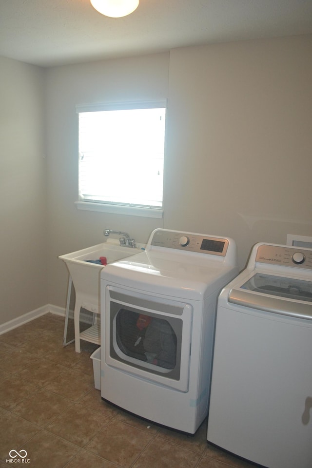10166 Ranford Blvd, Fishers, IN 46040 - laundry area featuring washing machine and dryer
