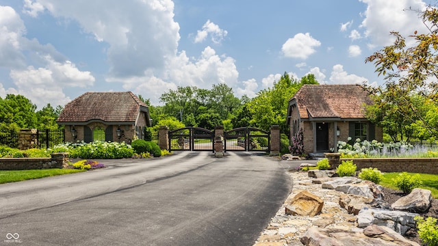 1 Woodard, Zionsville, IN 46077