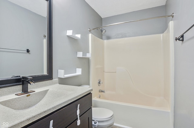 5541 Lippan Way, Indianapolis, IN 46221 - full bath with vanity and shower / bath combination