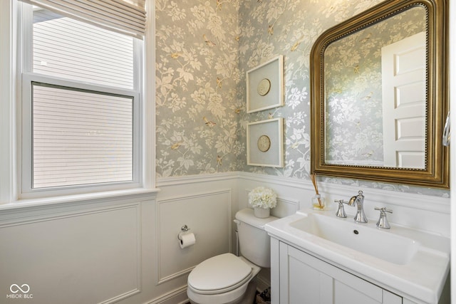 2566 Maple Creek Dr, Westfield, IN 46074 - bathroom featuring vanity and wainscoting