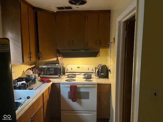 8256 Meadowlark Dr, Indianapolis, IN 46226 - photo 2
