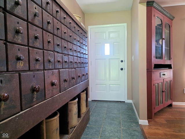 3303 N 850 E, Columbus, IN 47203 - entryway with baseboards