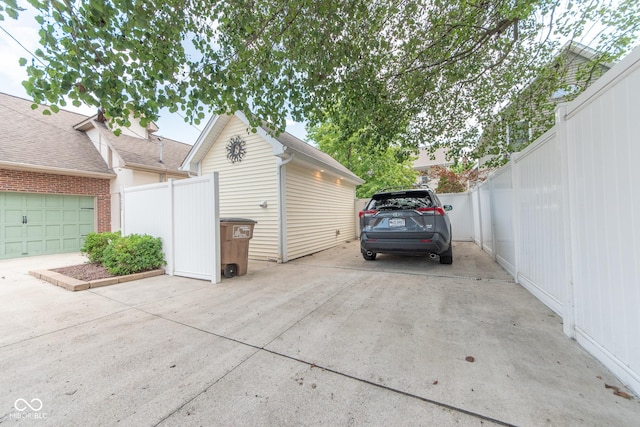 1022 Franklin St, Columbus, IN 47201 - view of garage