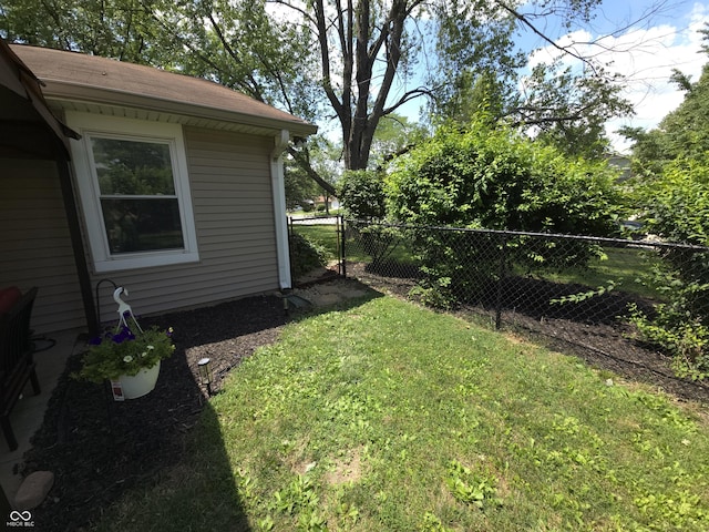 8401 Culpeper Dr, Indianapolis, IN 46227 - view of yard