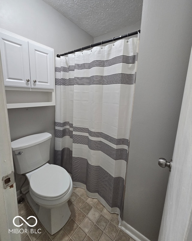 8401 Culpeper Dr, Indianapolis, IN 46227 - bathroom featuring a textured ceiling and a shower with curtain