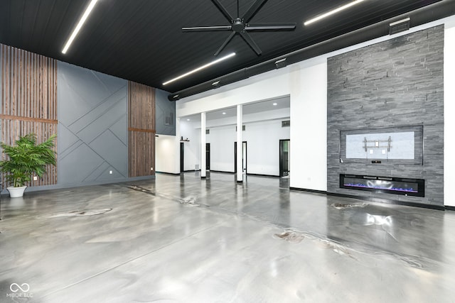 5400 E 200 S, Whitestown, IN 46075 - building lobby featuring a towering ceiling
