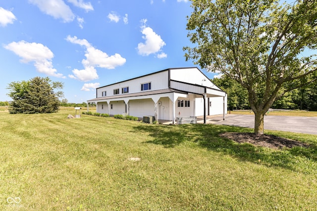 5400 E 200 S, Whitestown, IN 46075 - view of front of home featuring a front lawn and driveway