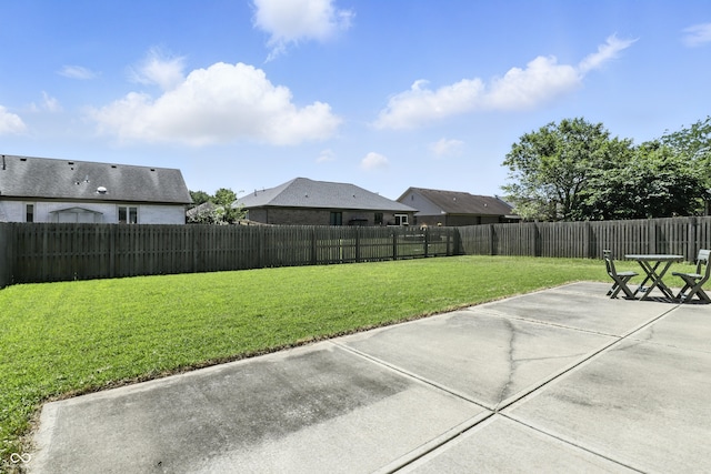 1011 Stevedon Ct, Plainfield, IN 46168 - fenced backyard with a patio area