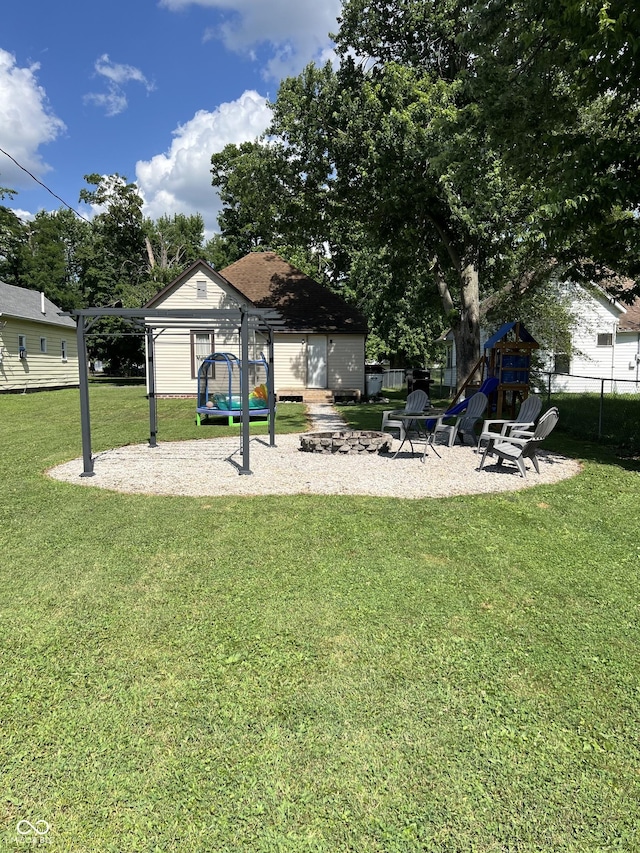 1203 S 6th St, Clinton, IN 47842 - view of yard