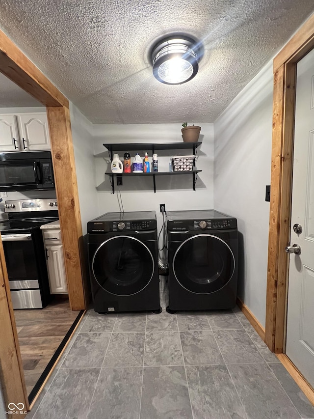 1203 S 6th St, Clinton, IN 47842 - washroom with independent washer and dryer and a textured ceiling