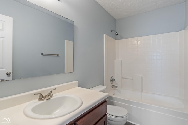 2359 Bremhaven Ct, Indianapolis, IN 46229 - bathroom featuring vanity, bathtub / shower combination, and a textured ceiling