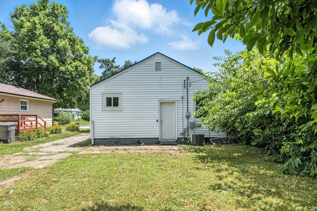 3424 Orchard Ave, Indianapolis, IN 46218 - back of property featuring a yard and a deck