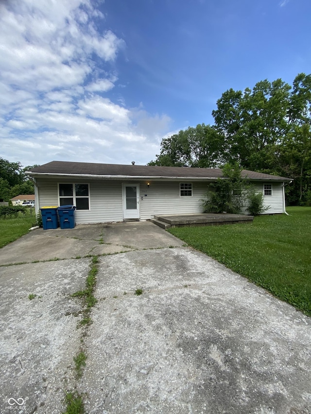 3560 Bradford Dr, Indianapolis, IN 46221 - photo 1