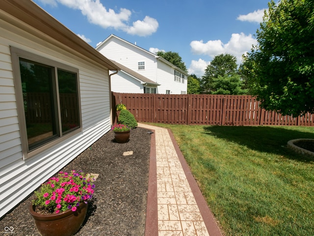 4443 W Windsong Ct, New Palestine, IN 46163 - view of yard
