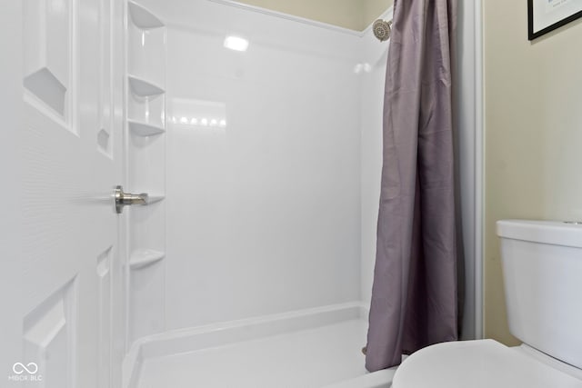 7683 Madden Dr, Fishers, IN 46038 - full bathroom featuring a shower with curtain