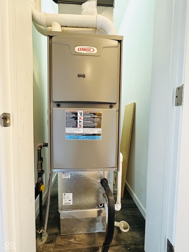 10 Doe Creek Cir, Cloverdale, IN 46120 - utilities featuring heating unit