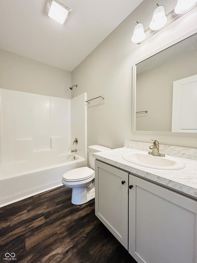 10 Doe Creek Cir, Cloverdale, IN 46120 - full bathroom featuring vanity, tub / shower combination, and wood finished floors