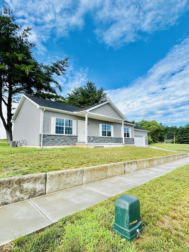 10 Doe Creek Cir, Cloverdale, IN 46120 - single story home with a front lawn and stone siding