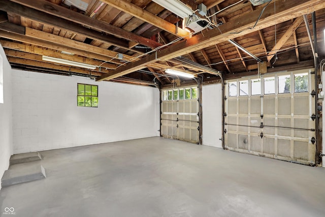 6711 Lafayette Rd, Indianapolis, IN 46278 - view of garage