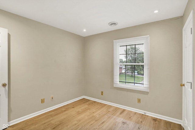 3302 Beech Dr, Columbus, IN 47203 - unfurnished room with light wood-type flooring and recessed lighting