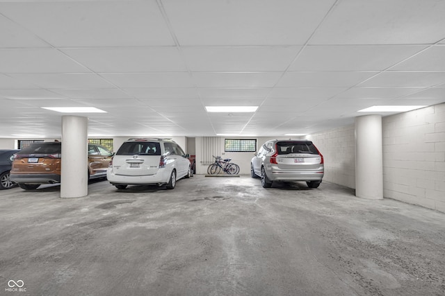8650 Jaffa Ct W Drive 32, Indianapolis, IN 46260 - parking deck featuring concrete block wall