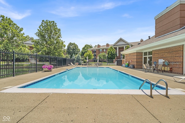 8650 Jaffa Ct W Drive 32, Indianapolis, IN 46260 - community pool with a patio area
