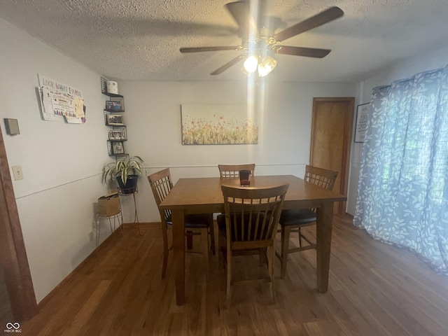 9783 Lee Ct, Columbus, IN 47203 - dining area with wood finished floors, a textured ceiling, and a ceiling fan