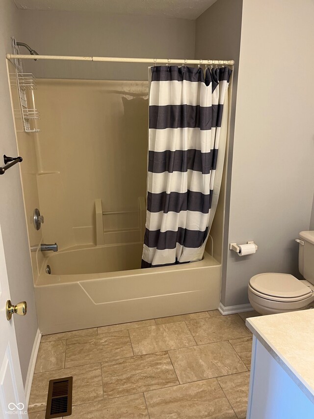 11332 Fonthill Dr, Indianapolis, IN 46236 - bathroom featuring shower / tub combo with curtain and vanity