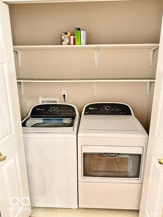 3400 W Riggin Rd, Muncie, IN 47304 - laundry area featuring independent washer and dryer